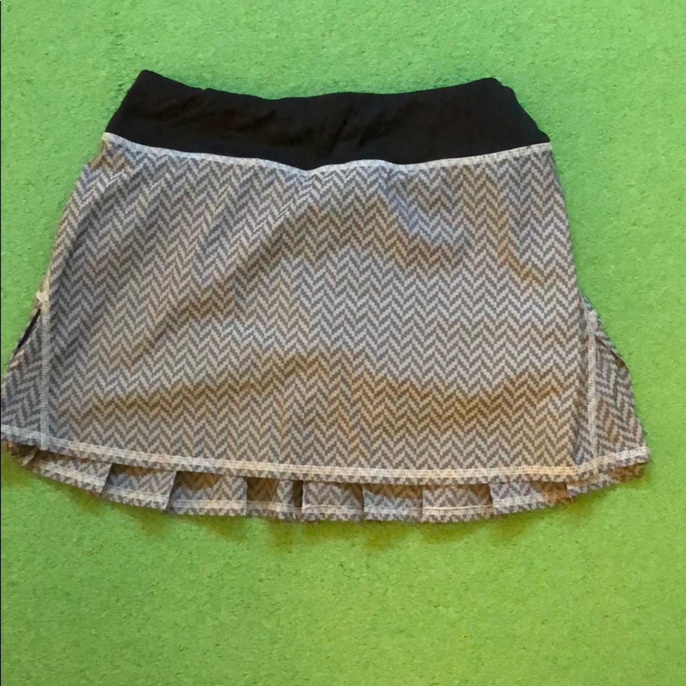 Lululemon ruffled pace skirt